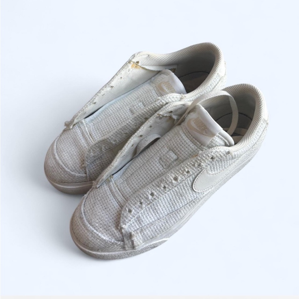Nike White Weave Sneakers (laces included just not currently laced)